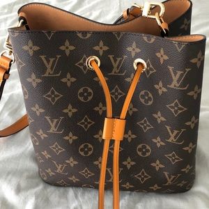 Louis Vuitton Néonoé Bucket Bag